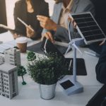 Dlaczego transformacja energetyczna w przedsiębiorstwach jest konieczna?